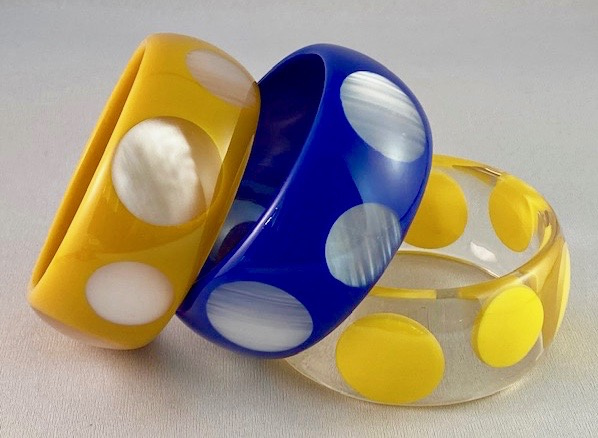 LG149 large dot lucite bangles